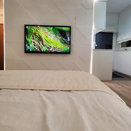 Sleep And Drive White Apartment Sarajevo